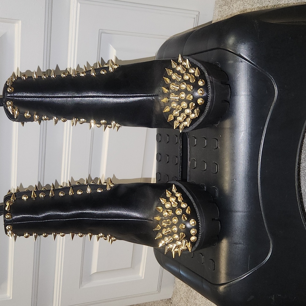 Cape Robbin-spiked/ heeled boots